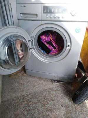  为什么洗衣机漏水了「为什么洗衣机漏水很多」