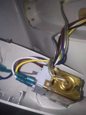 冰箱温控器插头怎么插_冰箱温控怎么插线