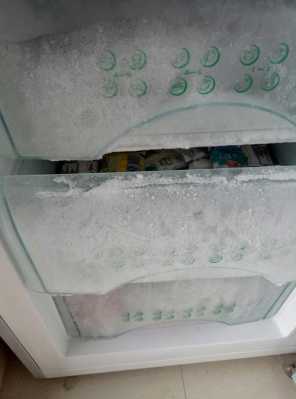 为什么冰箱底部会漏水_为什么冰箱底部漏水出来
